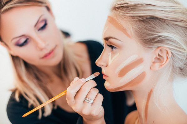 Things to Consider: Australians Planning to Take Makeup Courses