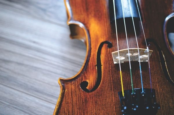 Choose the right violin shop Singapore: One can buy happiness in the form of the desired violin